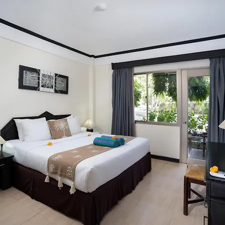 Beach Apartment Inside Resort Walking Distance To The Beach